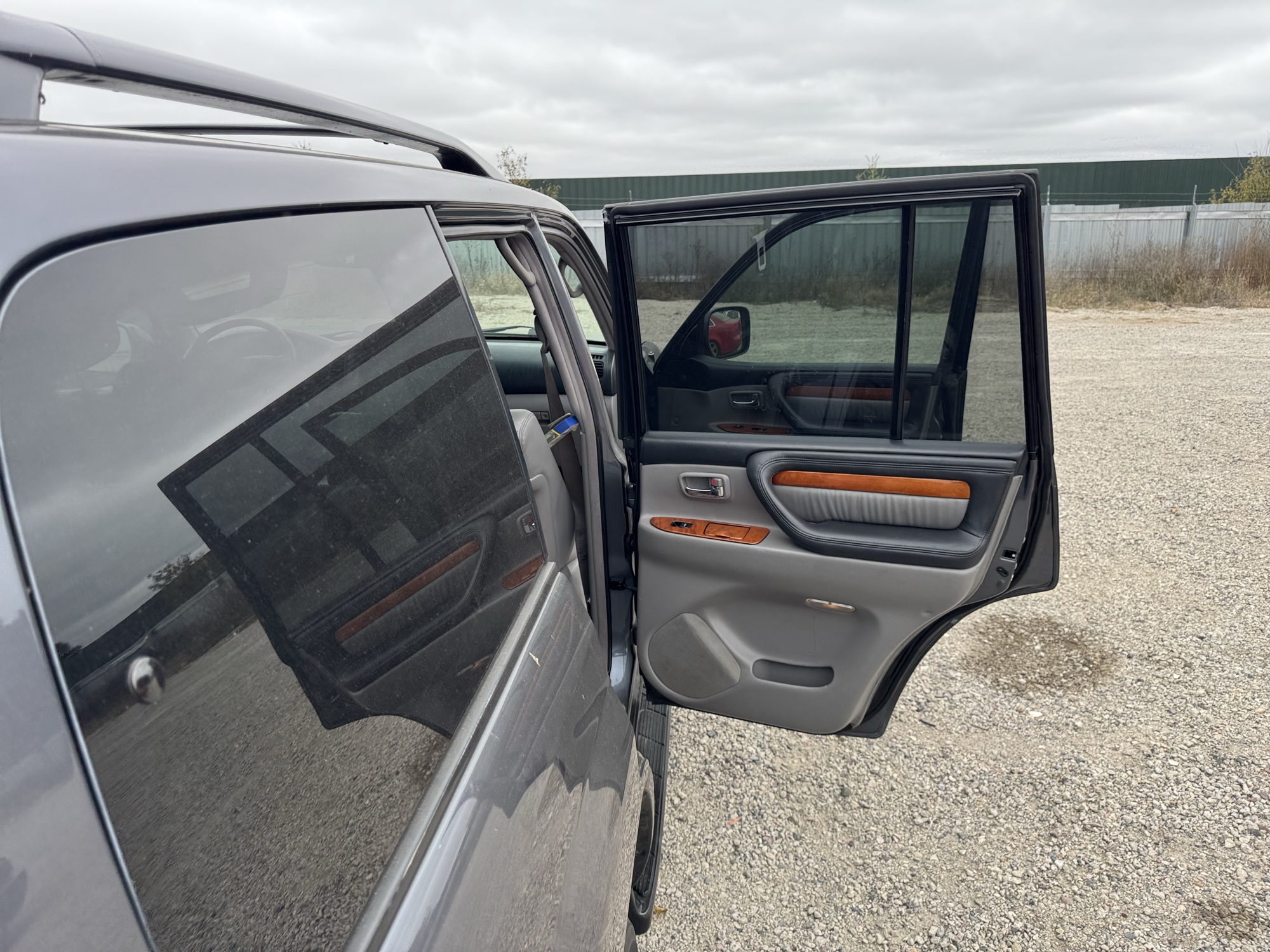 2004 lexus lx-470 sport-utility with 318395 miles for sale near Elk River, Minnesota 106745_30_pass_rear_door_panel.jpg