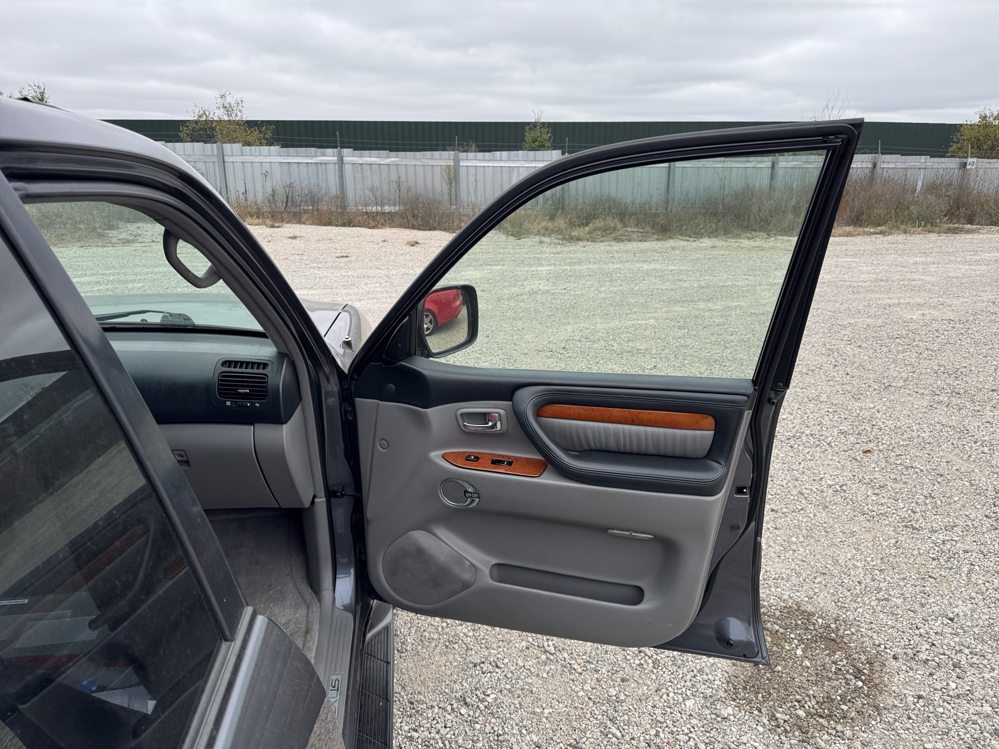 2004 lexus lx-470 sport-utility with 318395 miles for sale near Elk River, Minnesota 106745_32_passenger_door_panel.jpg