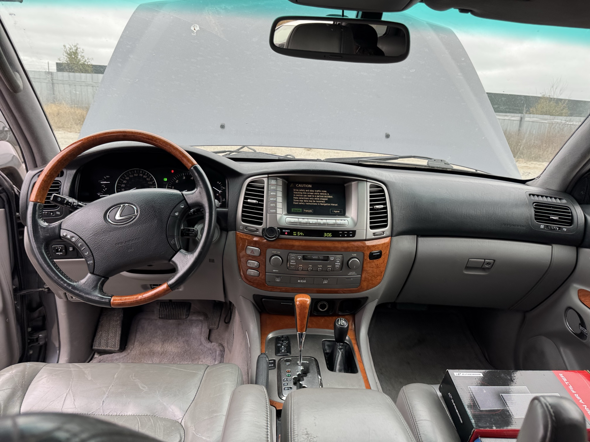 2004 lexus lx-470 sport-utility with 318395 miles for sale near Elk River, Minnesota 106745_34_whole_dash.jpg