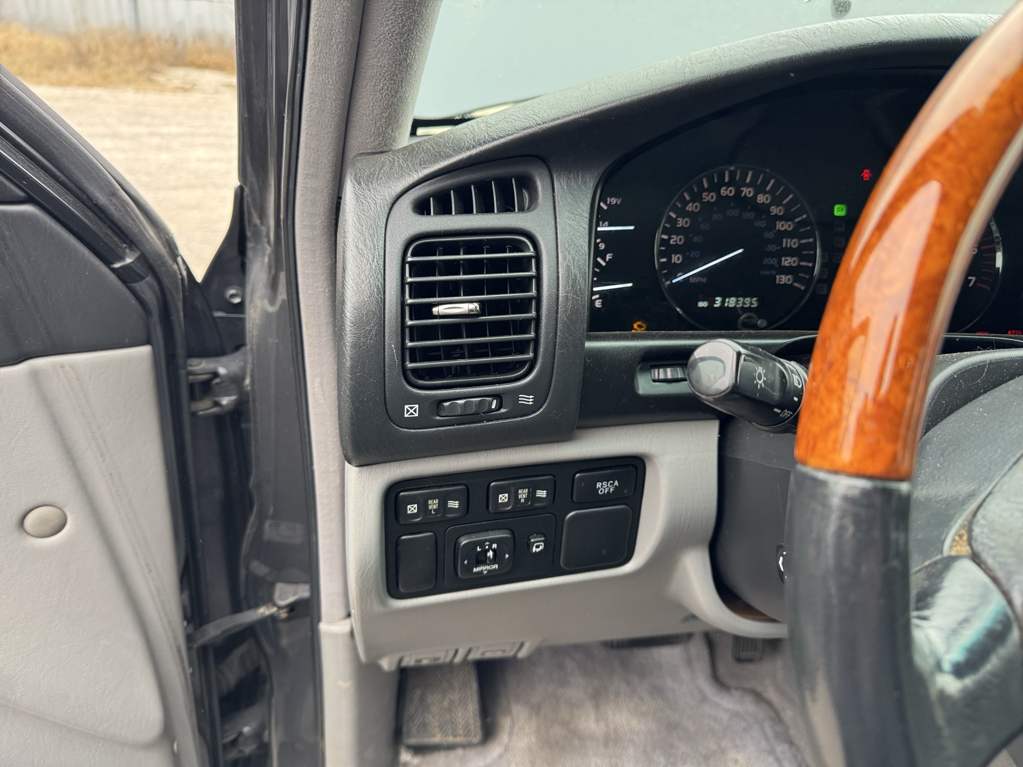 2004 lexus lx-470 sport-utility with 318395 miles for sale near Elk River, Minnesota 106745_37_left_of_steering_wheel.jpg