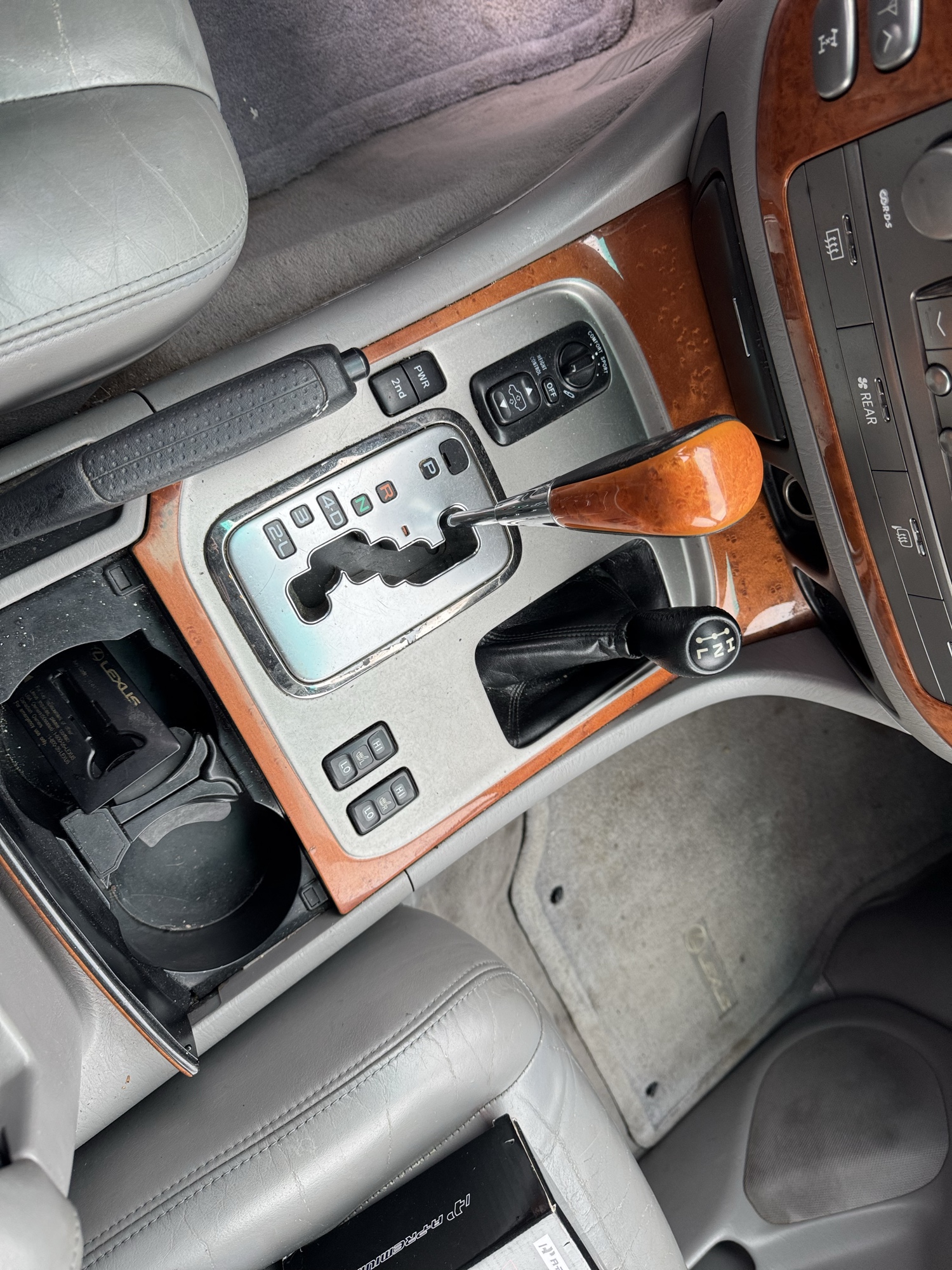 2004 lexus lx-470 sport-utility with 318395 miles for sale near Elk River, Minnesota 106745_41_shifter.jpg