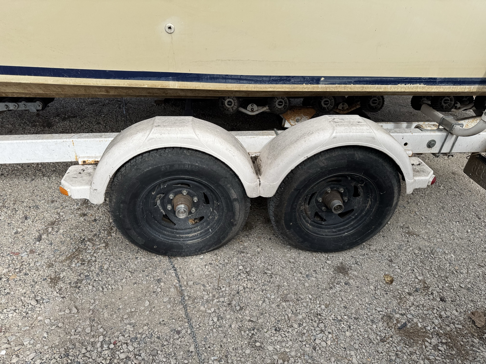 1984 sea-ray sundance for sale near Elk River, Minnesota 106746_12_drv_front_wheel.jpg