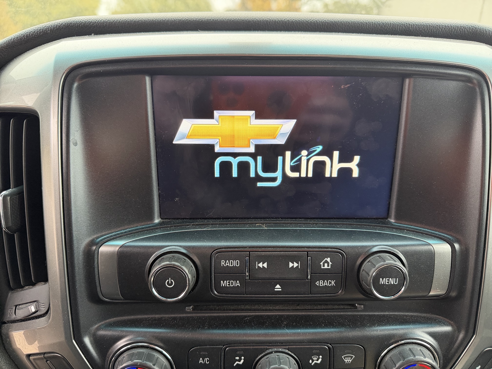 2015 chevrolet silverado-1500 lt-double-cab-4wd with 227035 miles for sale near Elk River, Minnesota 106748_39_radio_closeup.jpg