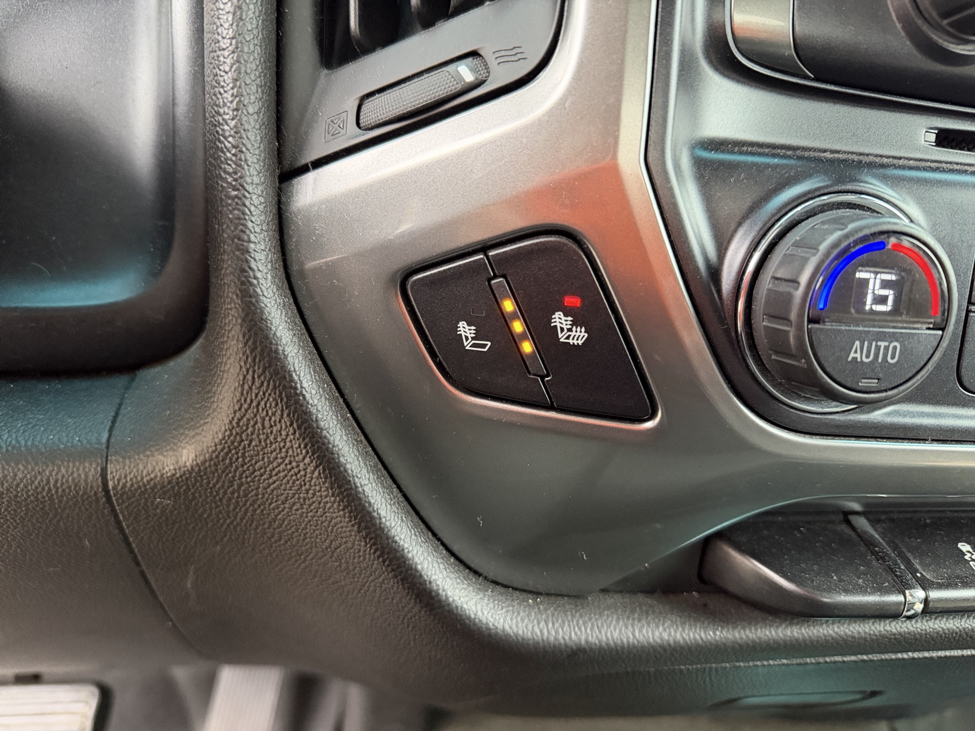 2015 chevrolet silverado-1500 lt-double-cab-4wd with 227035 miles for sale near Elk River, Minnesota 106748_42_heated_seat_switches.jpg