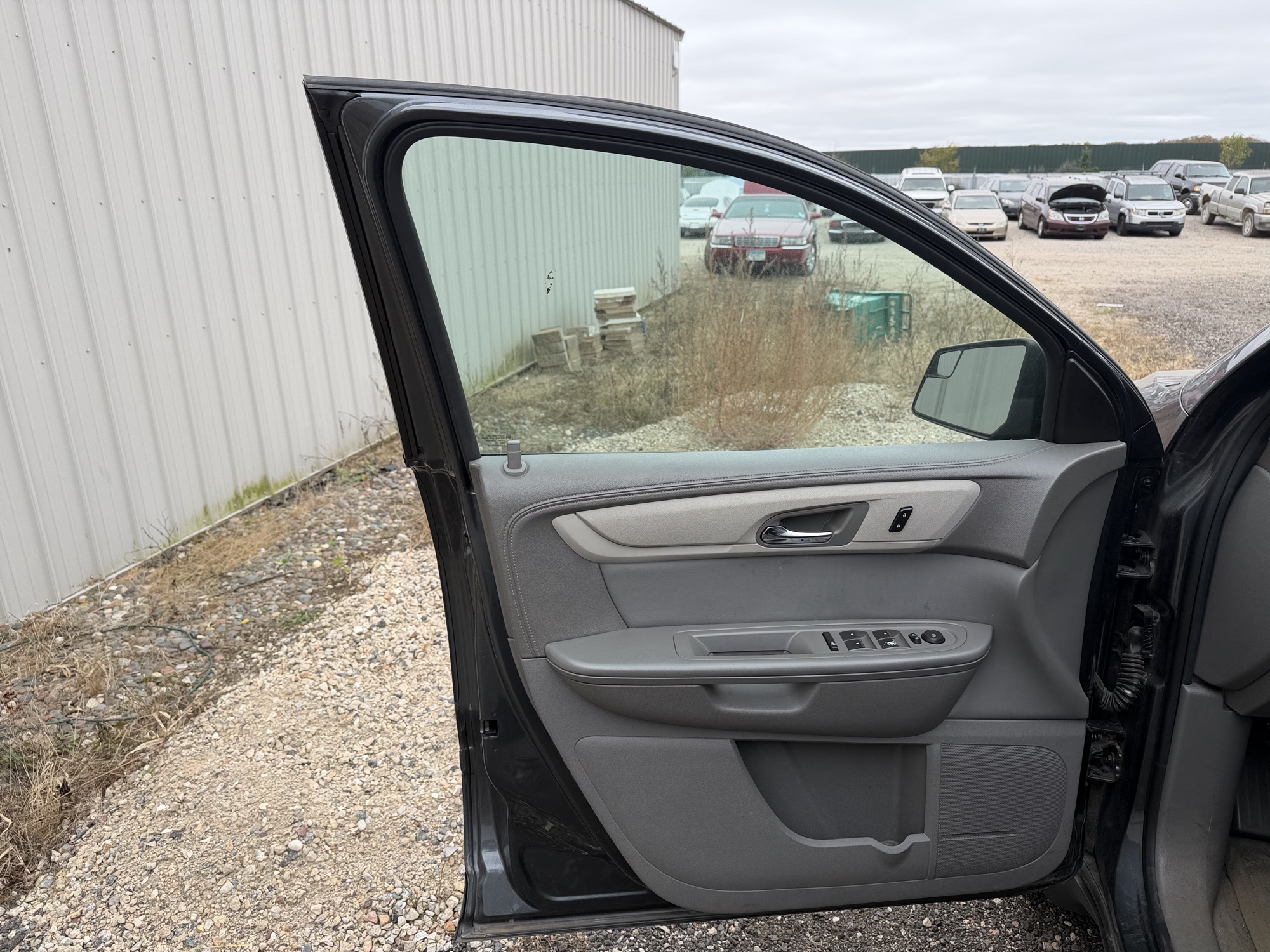 2014 chevrolet traverse ls-fwd with 145915 miles for sale near Elk River, Minnesota 106750_23_driver_door_panel.jpg