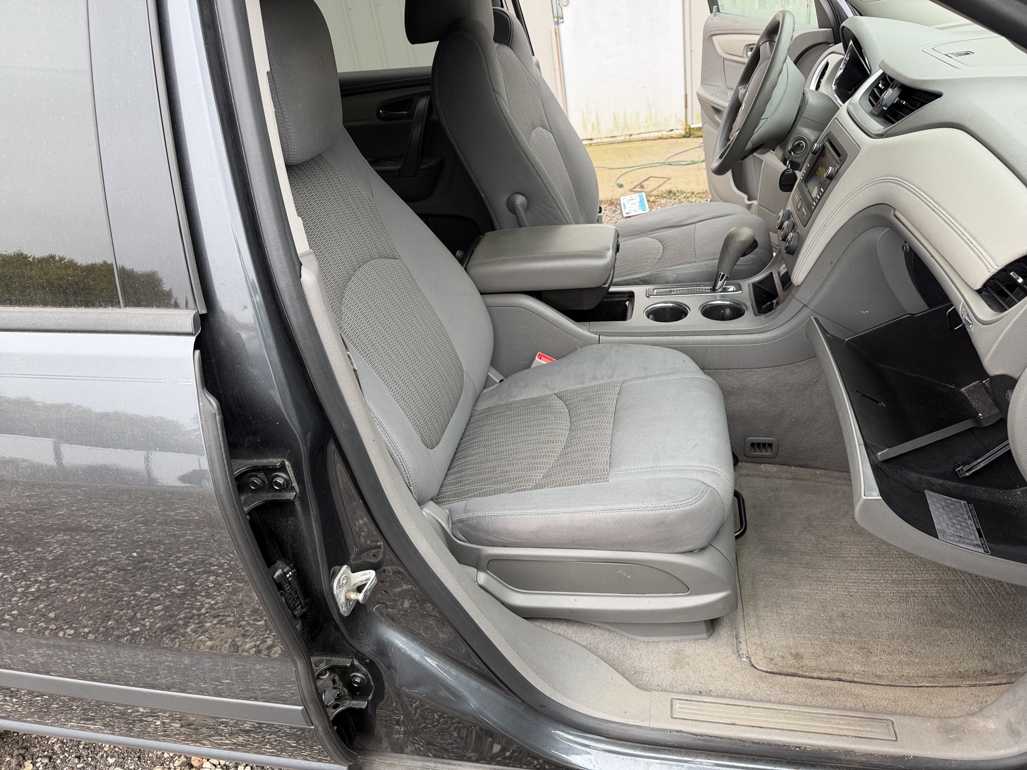 2014 chevrolet traverse ls-fwd with 145915 miles for sale near Elk River, Minnesota 106750_31_passenger_seat.jpg