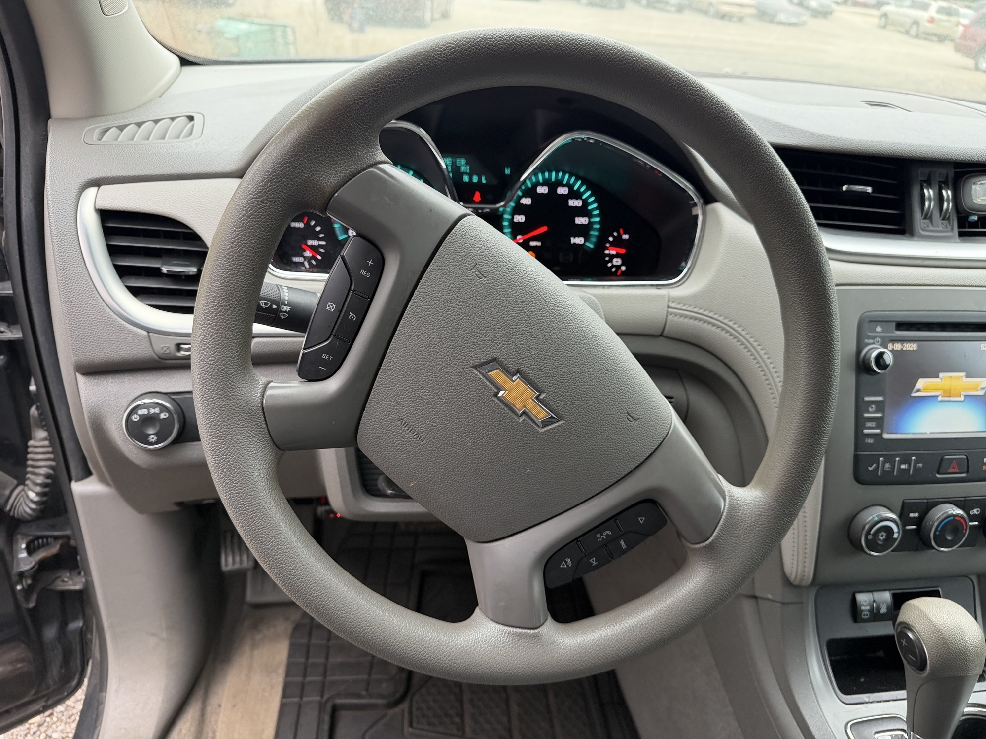 2014 chevrolet traverse ls-fwd with 145915 miles for sale near Elk River, Minnesota 106750_36_steering_wheel.jpg