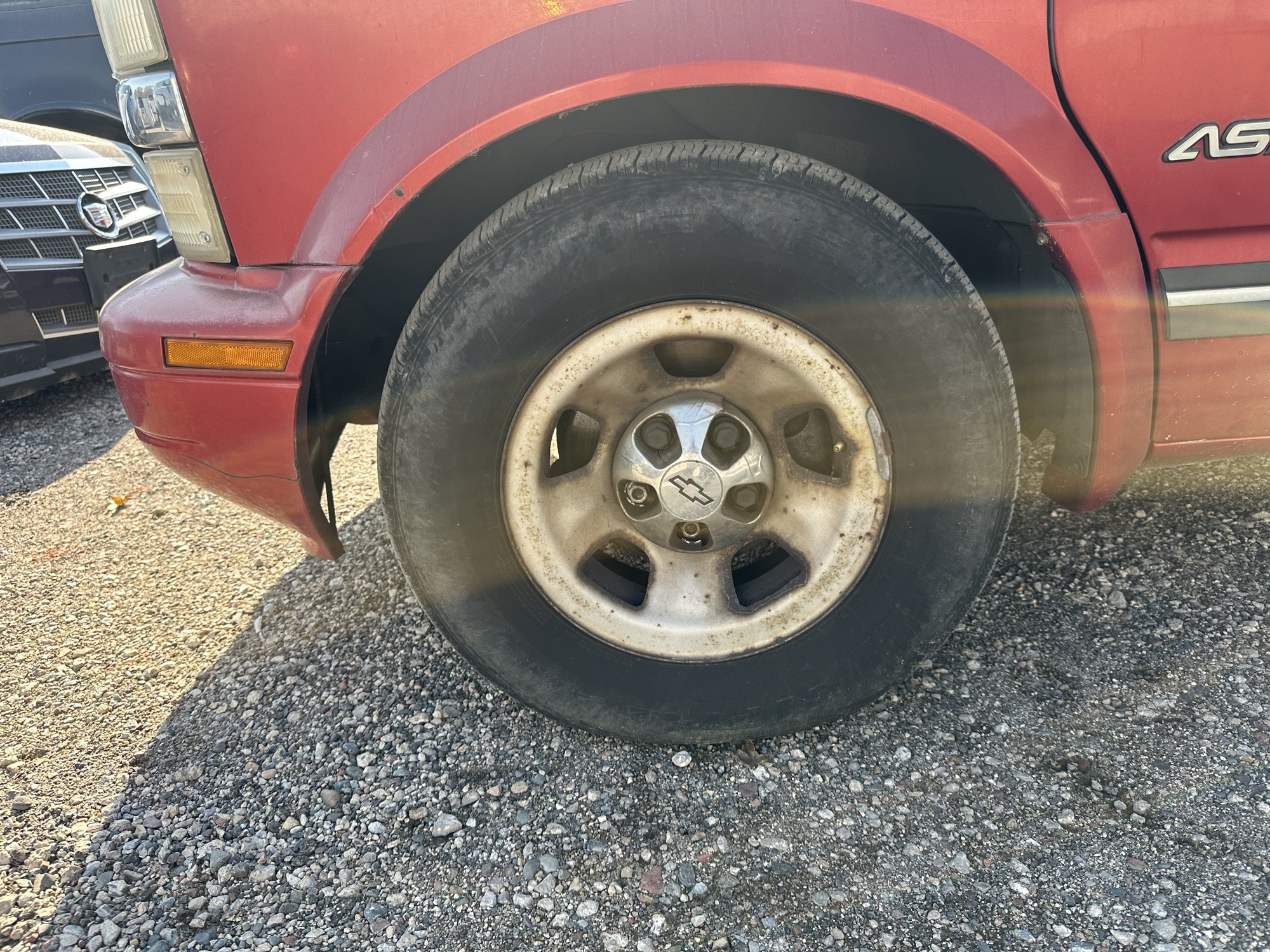 1998 chevrolet astro 2wd for sale near Elk River, Minnesota 106752_12_drv_front_wheel.jpg