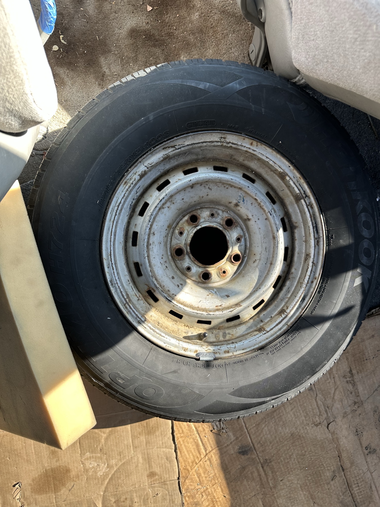 1998 chevrolet astro 2wd for sale near Elk River, Minnesota 106752_27_spare_tire.jpg