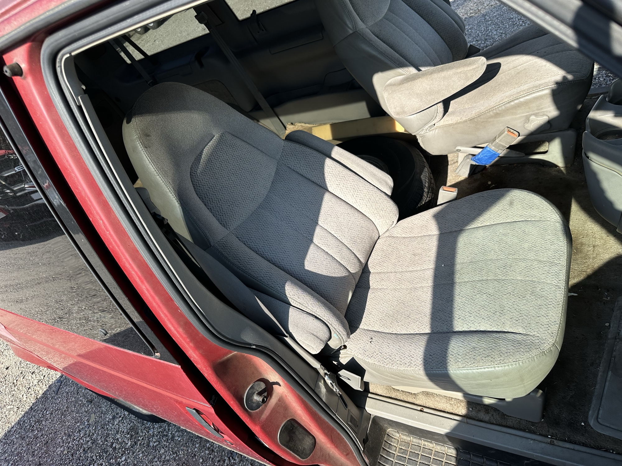 1998 chevrolet astro 2wd for sale near Elk River, Minnesota 106752_31_passenger_seat.jpg