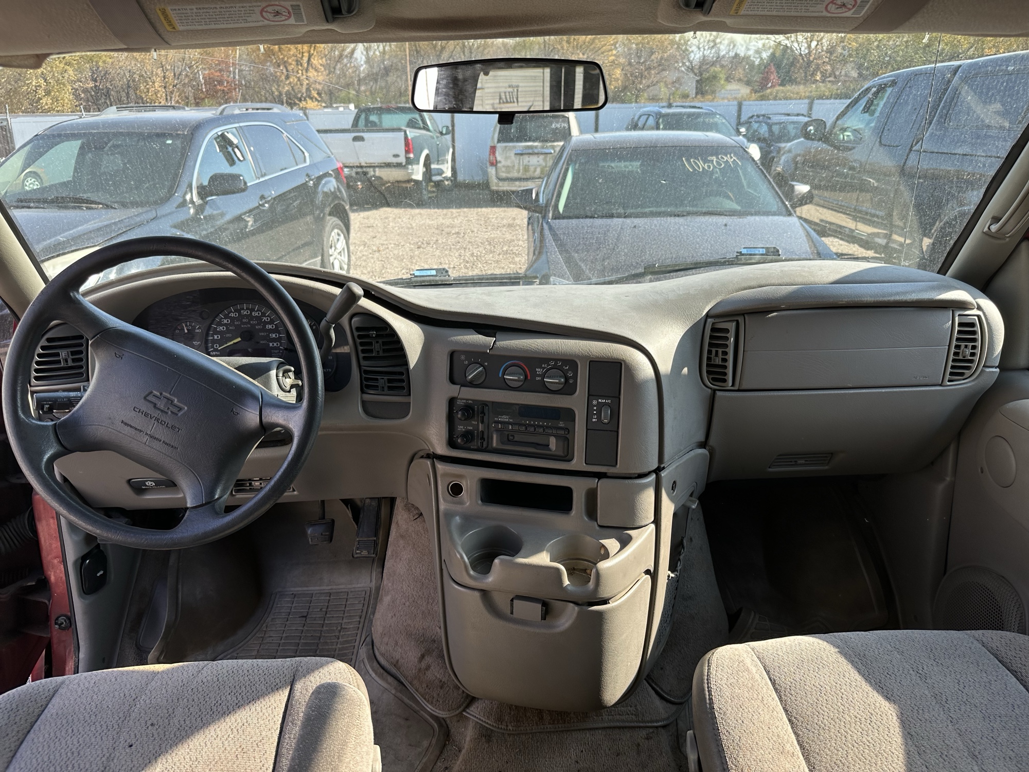 1998 chevrolet astro 2wd for sale near Elk River, Minnesota 106752_34_whole_dash.jpg