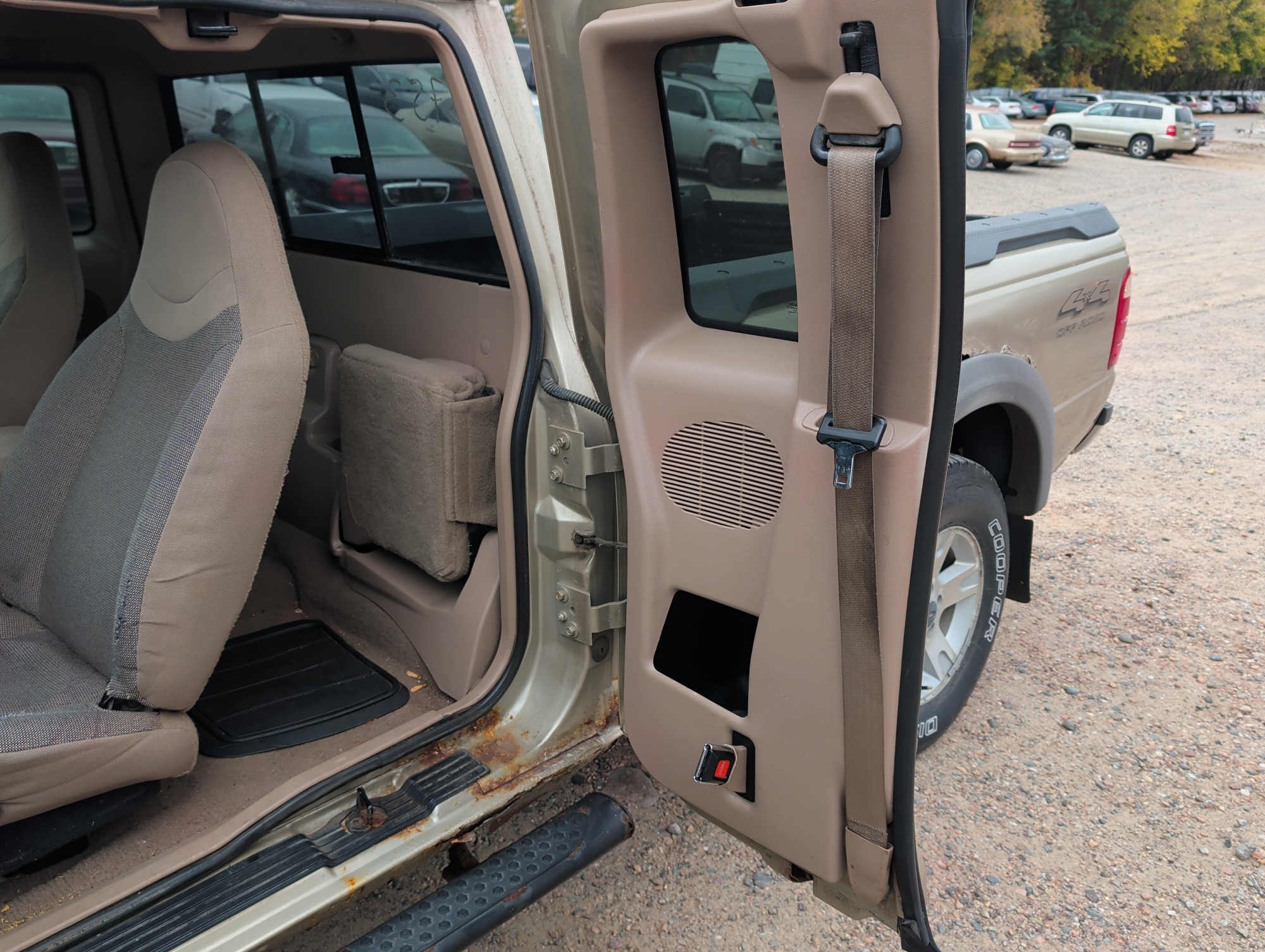 2002 ford ranger edge-supercab-4wd---375a with 165151 miles for sale near Elk River, Minnesota 106753_25_drv_rear_door_panel.jpg