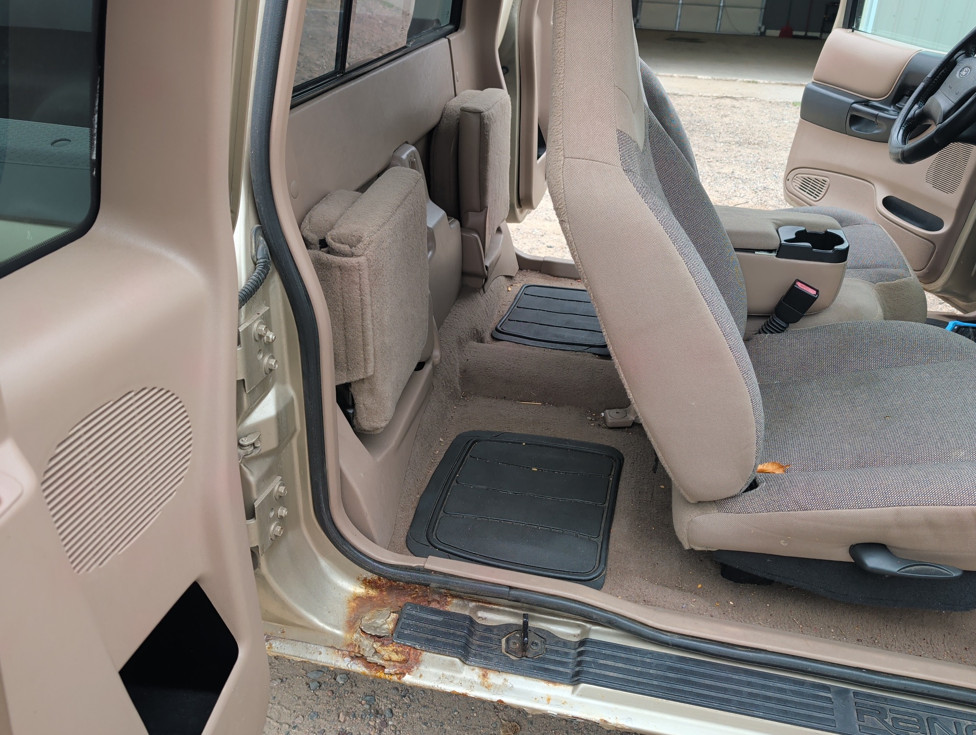 2002 ford ranger edge-supercab-4wd---375a with 165151 miles for sale near Elk River, Minnesota 106753_28_pass_rear_seat.jpg