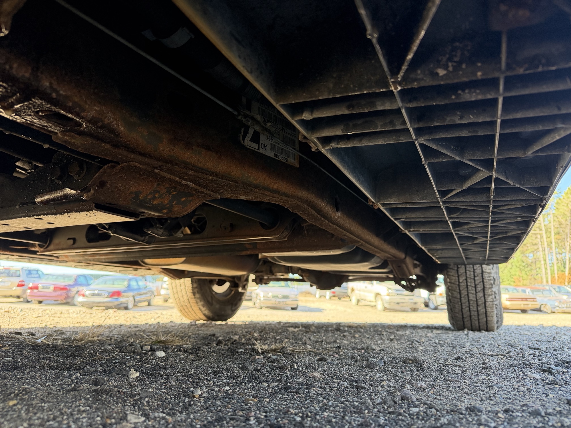 2001 chevrolet tahoe 4wd for sale near Elk River, Minnesota 106754_17_undercar_drv_side.jpg