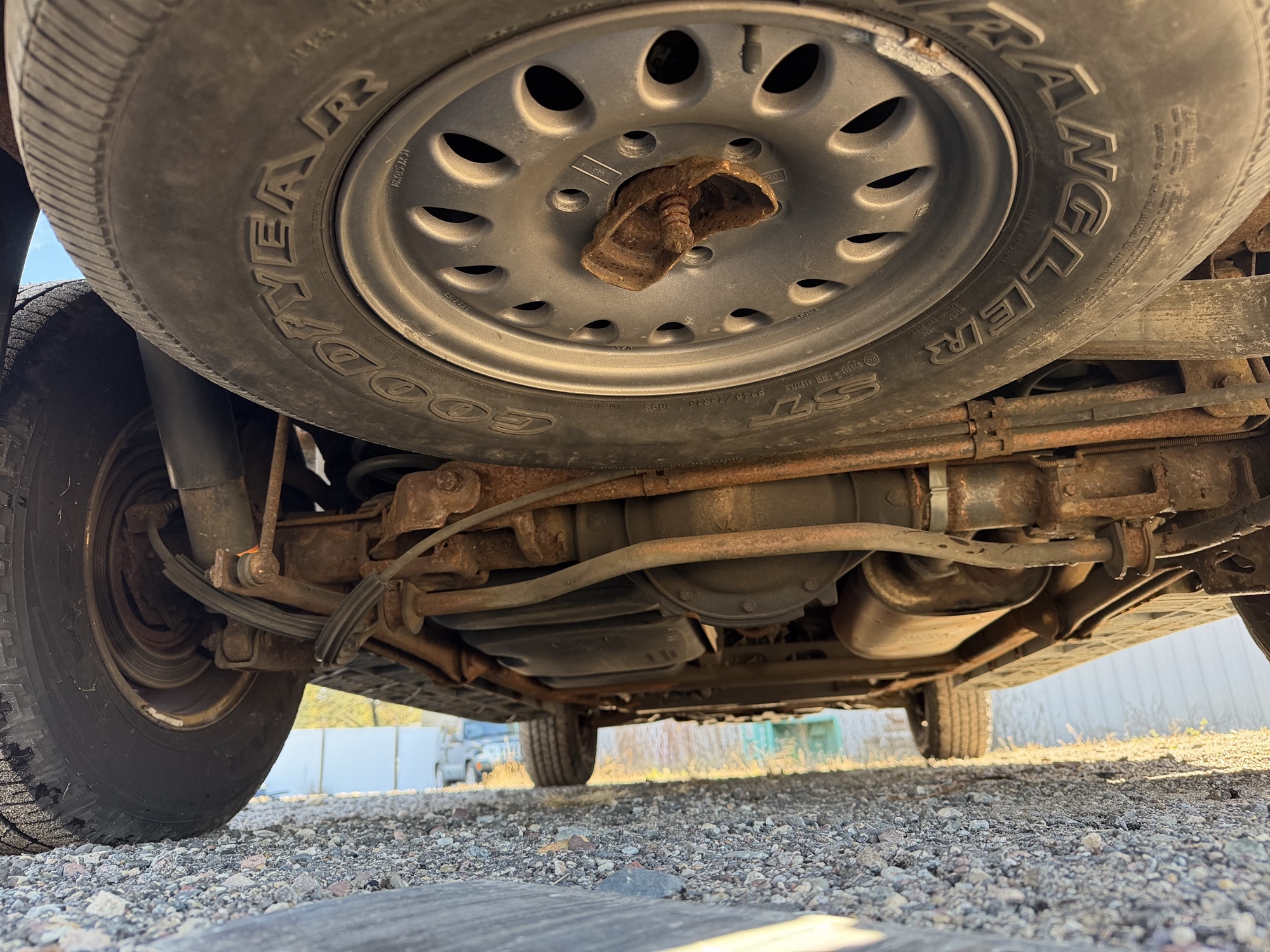 2001 chevrolet tahoe 4wd for sale near Elk River, Minnesota 106754_19_undercar_rear.jpg