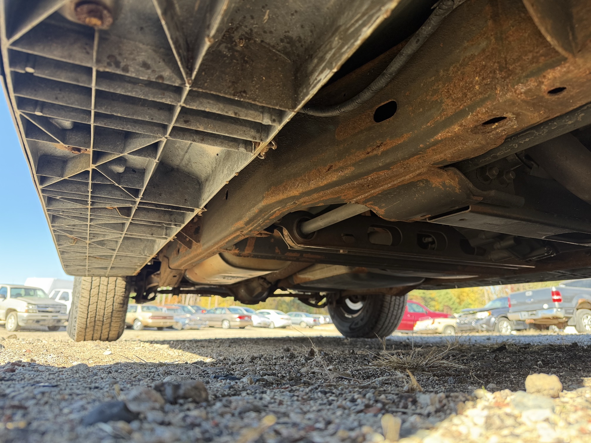 2001 chevrolet tahoe 4wd for sale near Elk River, Minnesota 106754_21_undercar_pass_side.jpg