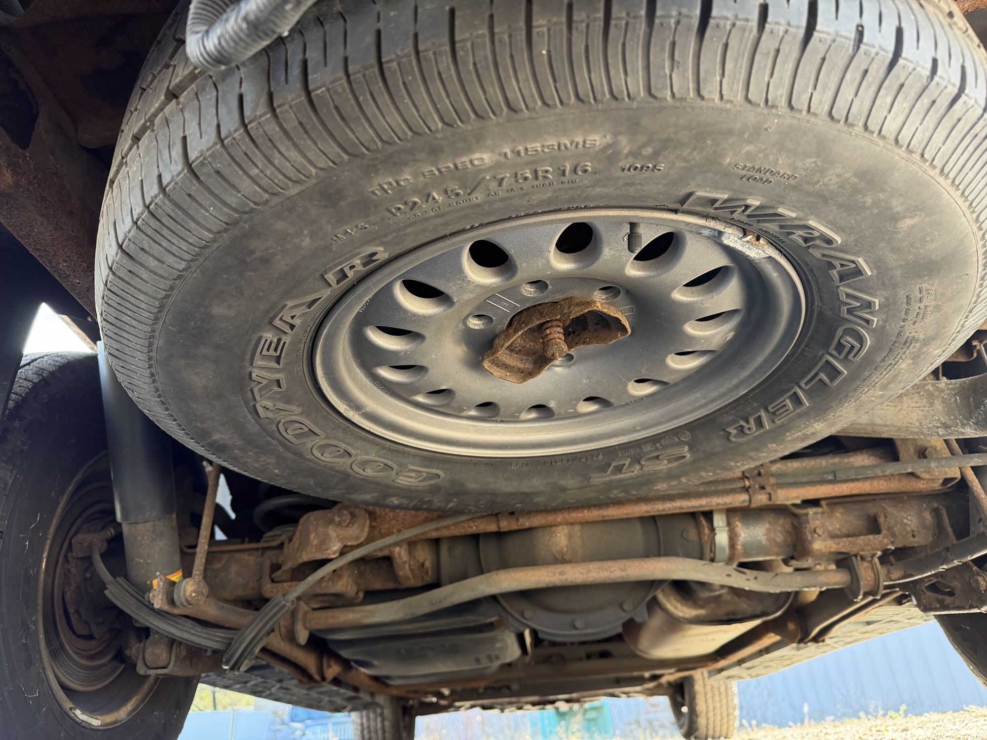 2001 chevrolet tahoe 4wd for sale near Elk River, Minnesota 106754_27_spare_tire.jpg