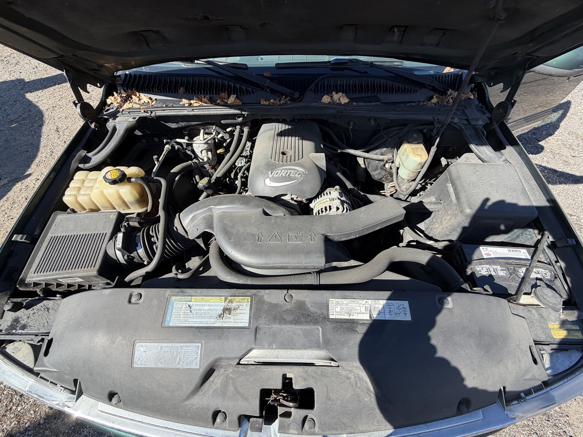 2001 chevrolet tahoe 4wd for sale near Elk River, Minnesota 106754_49_engine_bay.jpg