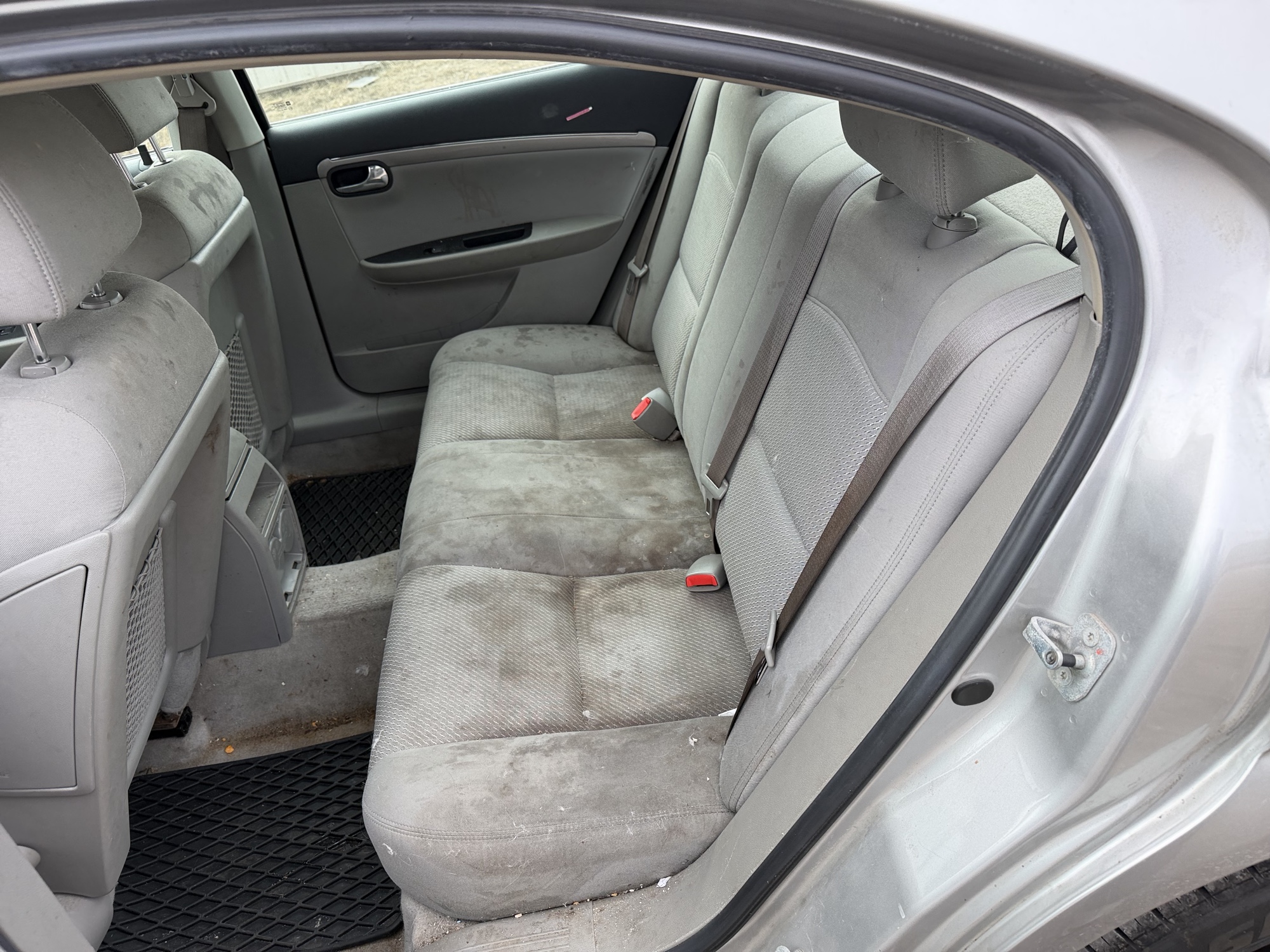 2008 saturn aura xe with 166520 miles for sale near Elk River, Minnesota 106755_24_drv_rear_seat.jpg