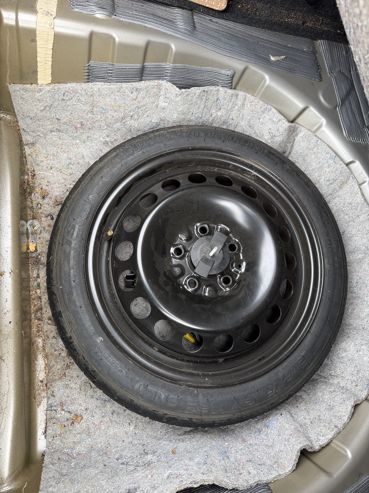 2008 saturn aura xe with 166520 miles for sale near Elk River, Minnesota 106755_27_spare_tire.jpg