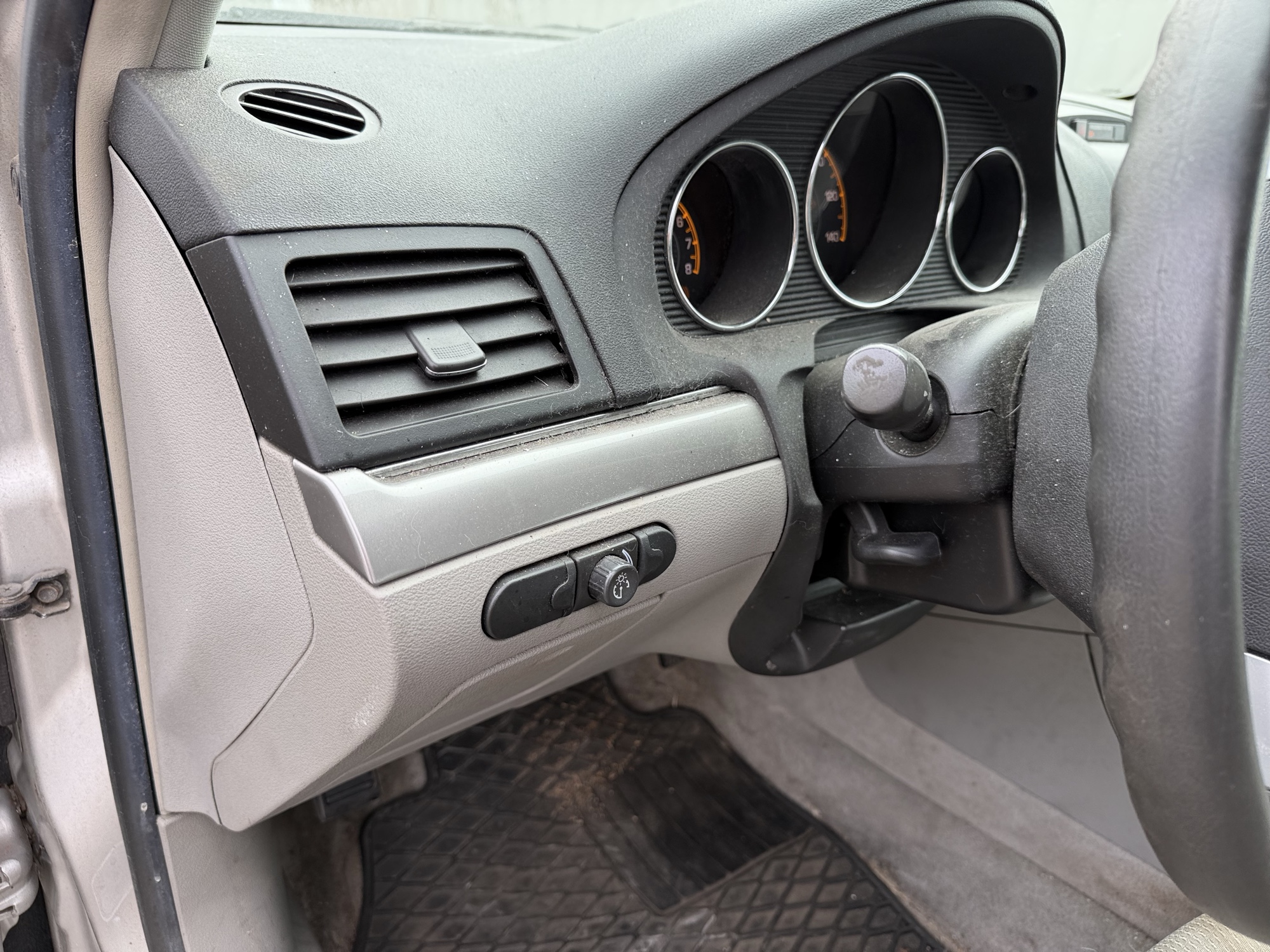 2008 saturn aura xe with 166520 miles for sale near Elk River, Minnesota 106755_37_left_of_steering_wheel.jpg