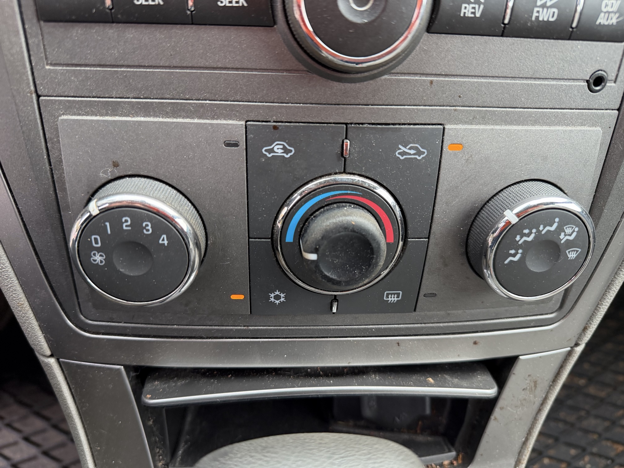 2008 saturn aura xe with 166520 miles for sale near Elk River, Minnesota 106755_40_climate_control.jpg