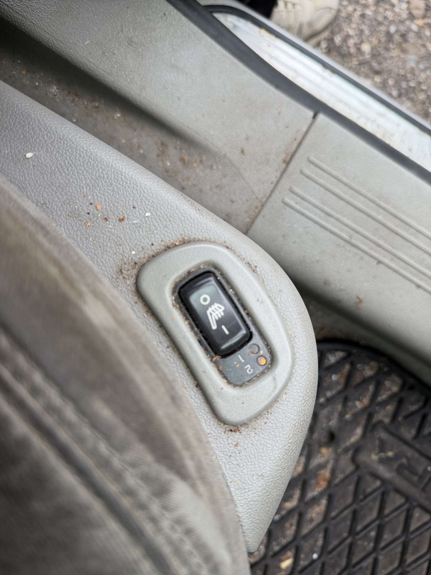 2008 saturn aura xe with 166520 miles for sale near Elk River, Minnesota 106755_42_heated_seat_switches.jpg