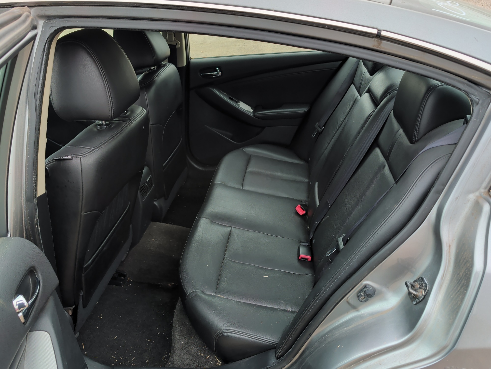 2008 nissan altima 2.5-s with 158918 miles for sale near Elk River, Minnesota 106757_24_drv_rear_seat.jpg