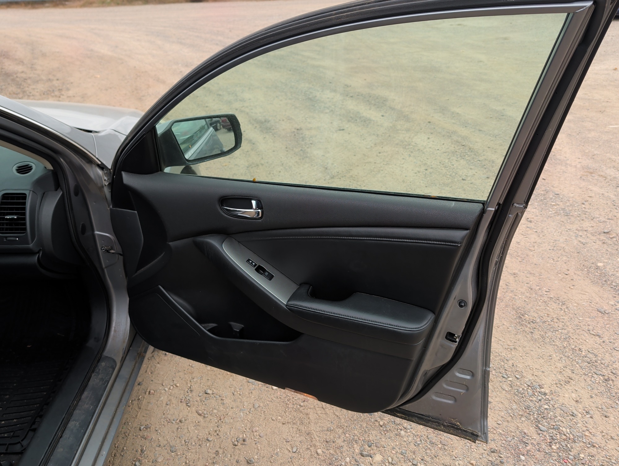 2008 nissan altima 2.5-s with 158918 miles for sale near Elk River, Minnesota 106757_32_passenger_door_panel.jpg