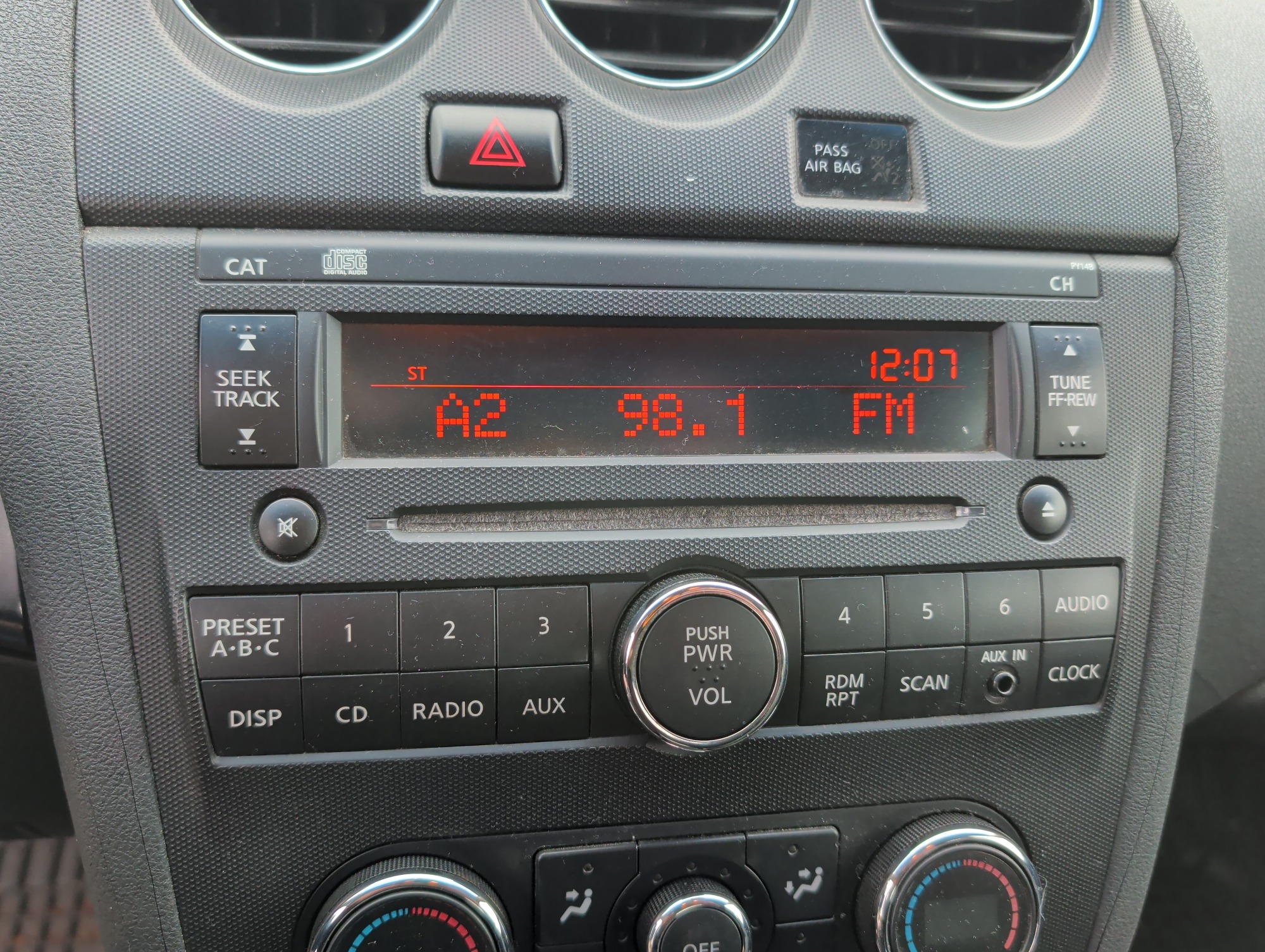 2008 nissan altima 2.5-s with 158918 miles for sale near Elk River, Minnesota 106757_39_radio_closeup.jpg