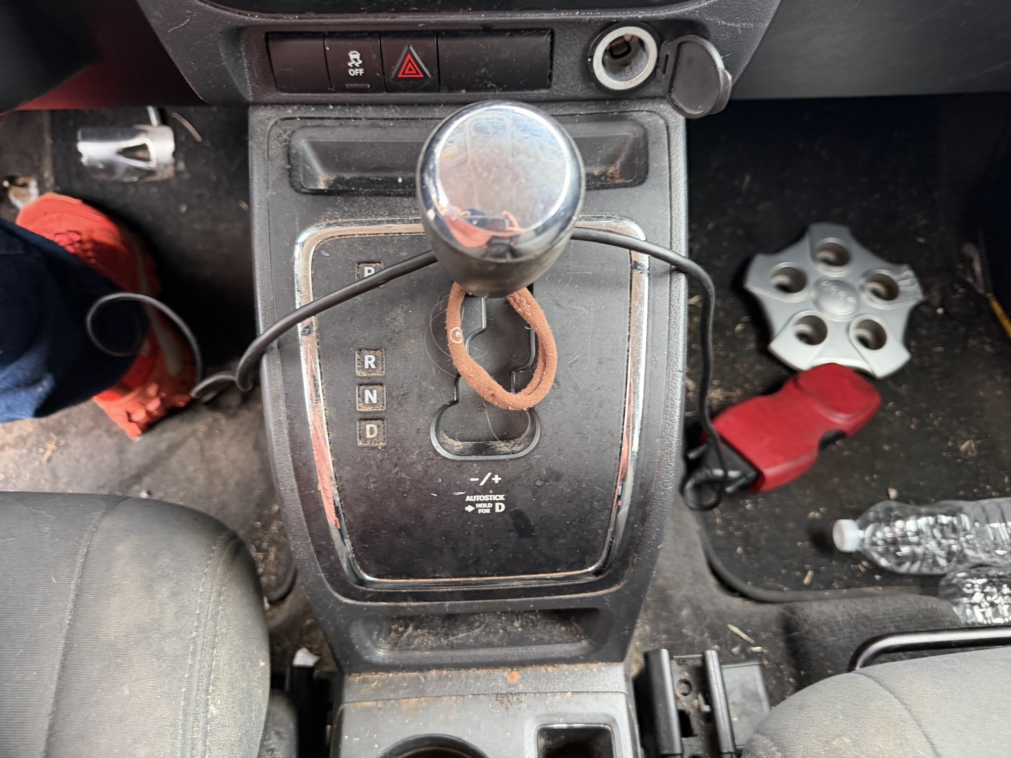 2015 jeep patriot sport-2wd with 183156 miles for sale near St. Louis, Missouri 106759_41_shifter.jpg
