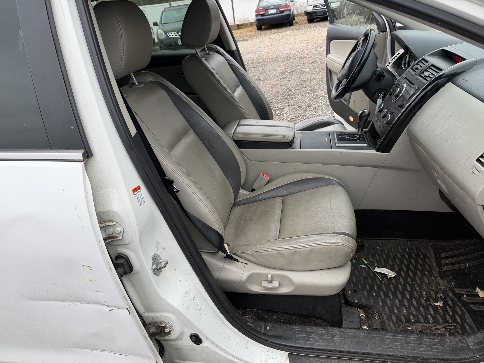 2011 mazda cx-9 touring-awd with 171789 miles for sale near Elk River, Minnesota 106761_31_passenger_seat.jpg