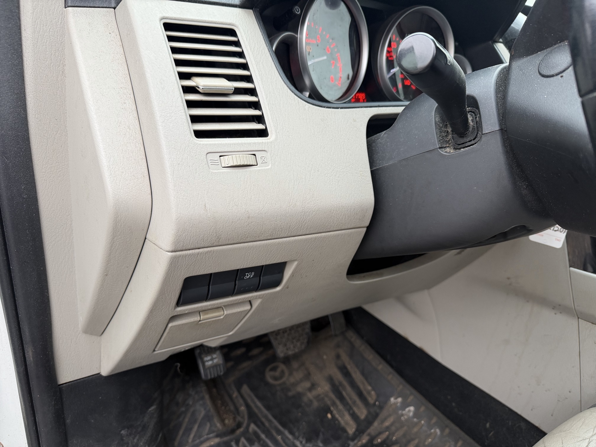 2011 mazda cx-9 touring-awd with 171789 miles for sale near Elk River, Minnesota 106761_37_left_of_steering_wheel.jpg
