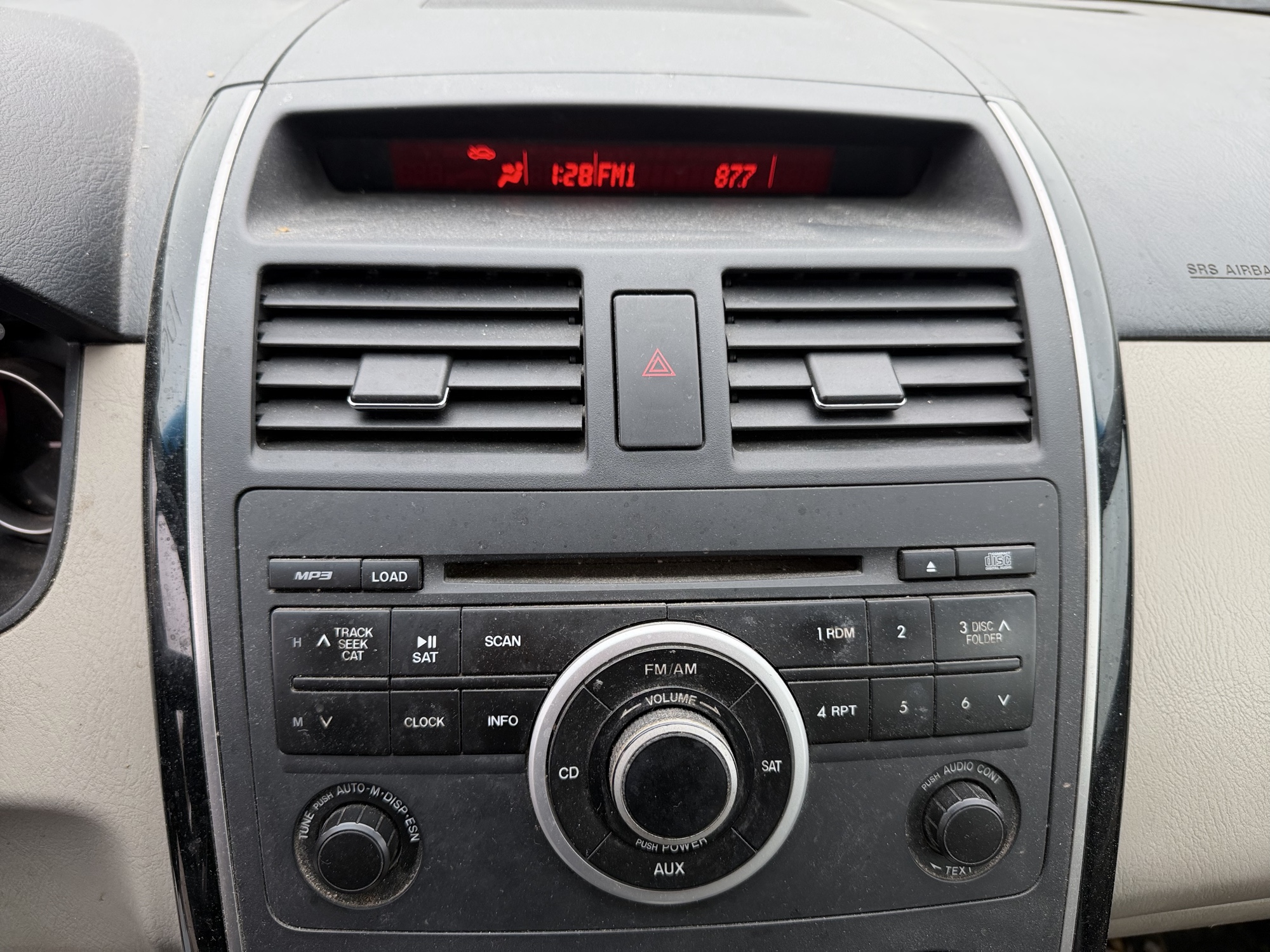 2011 mazda cx-9 touring-awd with 171789 miles for sale near Elk River, Minnesota 106761_39_radio_closeup.jpg