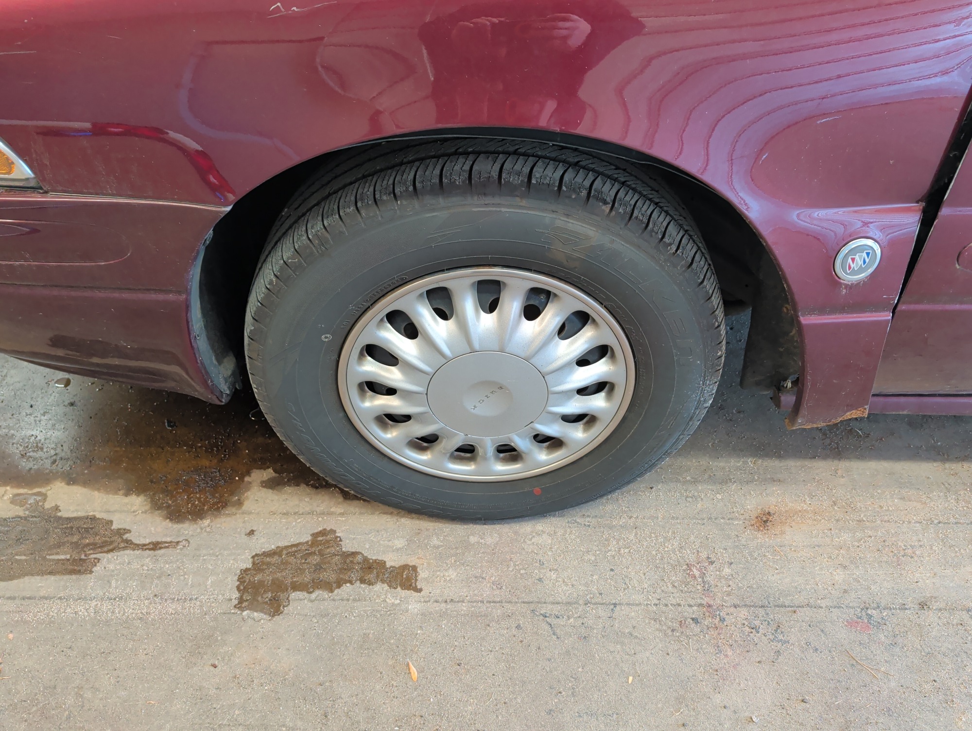 2005 buick lesabre custom with 143292 miles for sale near Elk River, Minnesota 106762_12_drv_front_wheel.jpg