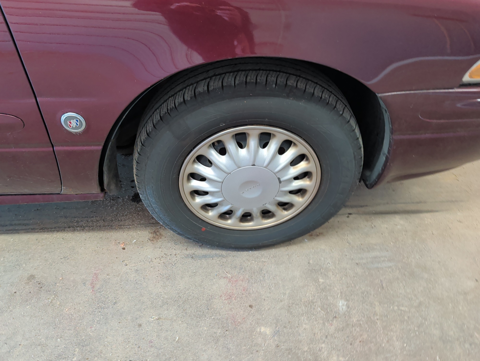 2005 buick lesabre custom with 143292 miles for sale near Elk River, Minnesota 106762_15_front_pass_wheel.jpg