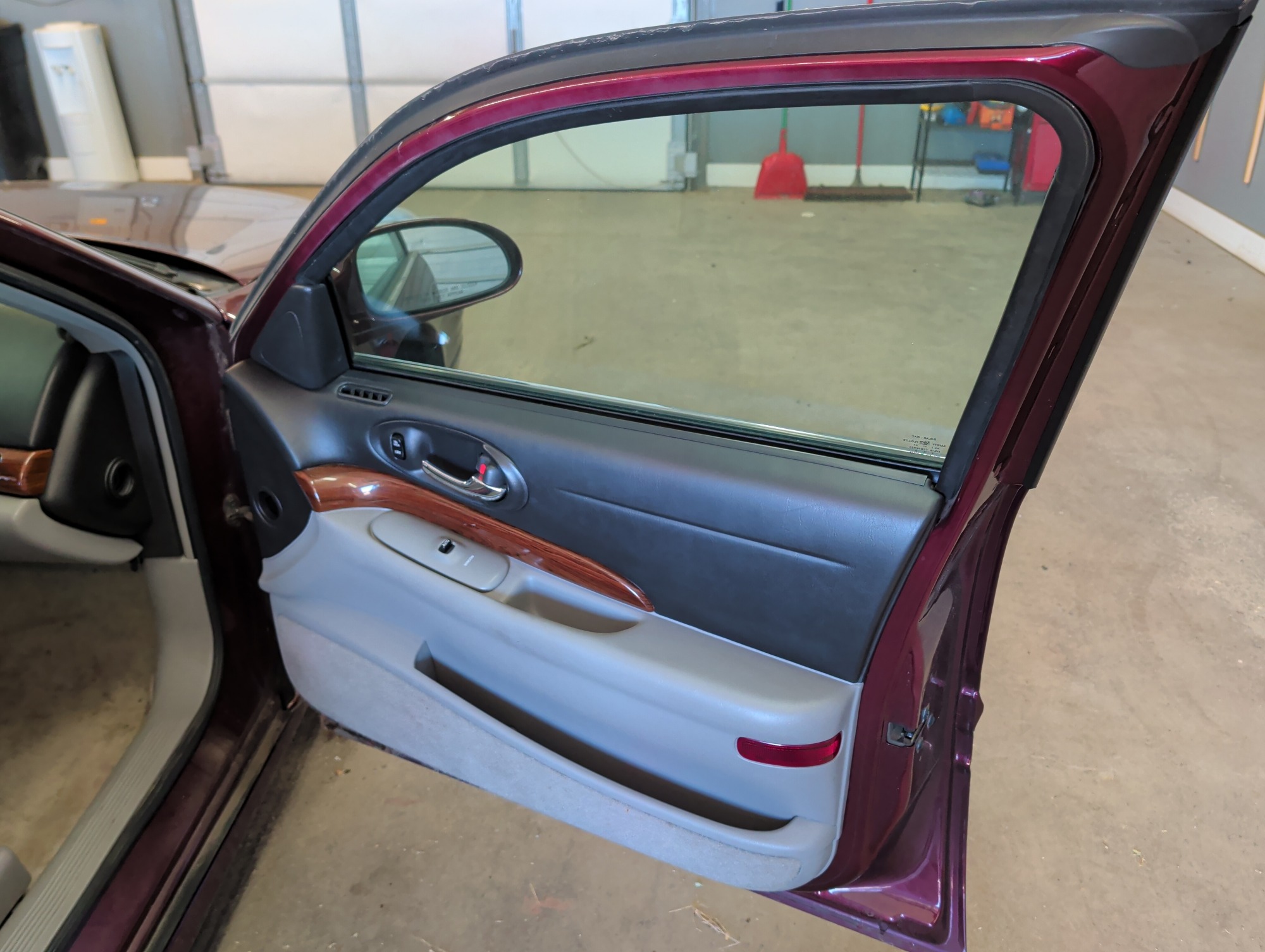 2005 buick lesabre custom with 143292 miles for sale near Elk River, Minnesota 106762_32_passenger_door_panel.jpg