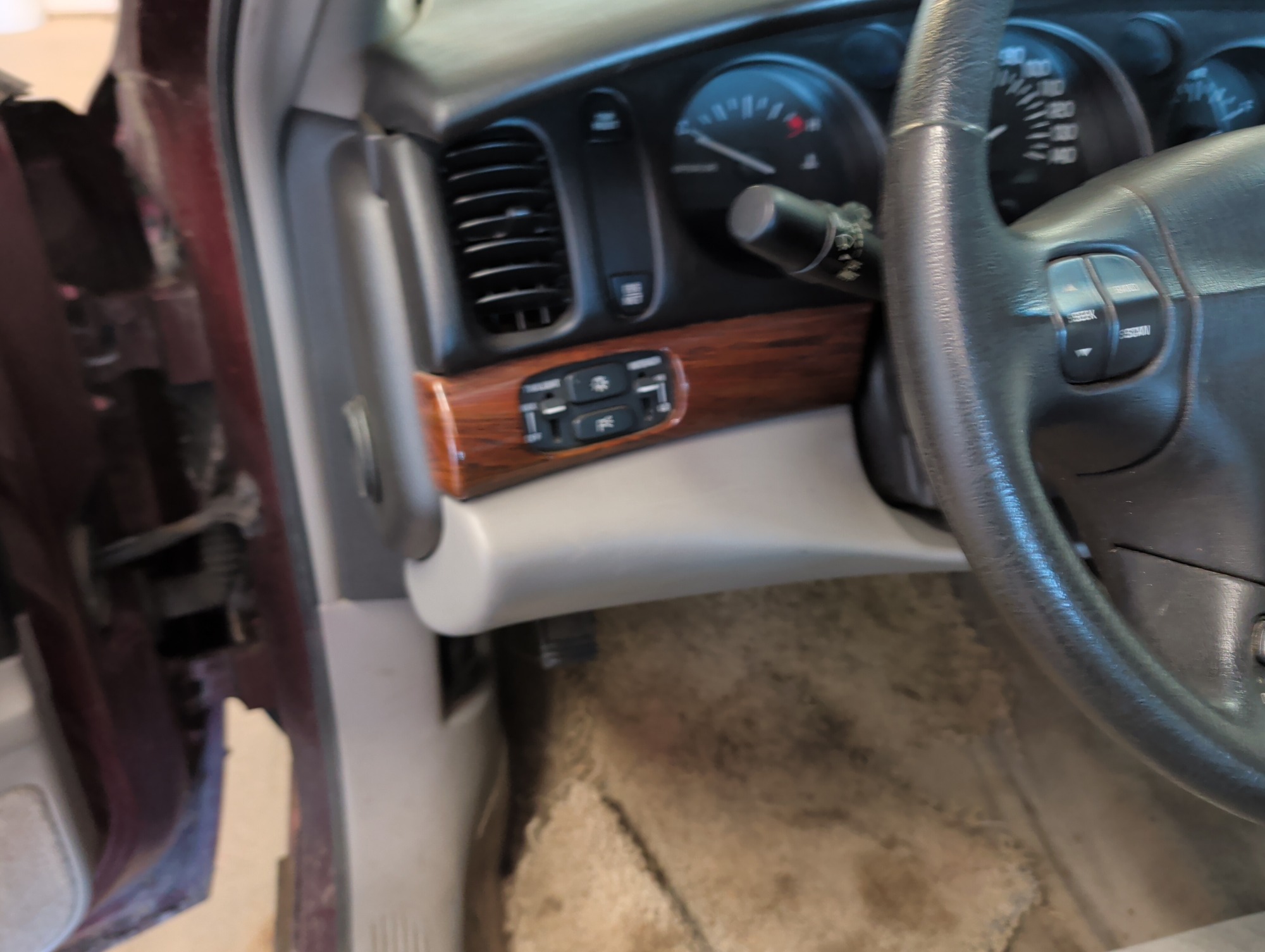 2005 buick lesabre custom with 143292 miles for sale near Elk River, Minnesota 106762_37_left_of_steering_wheel.jpg