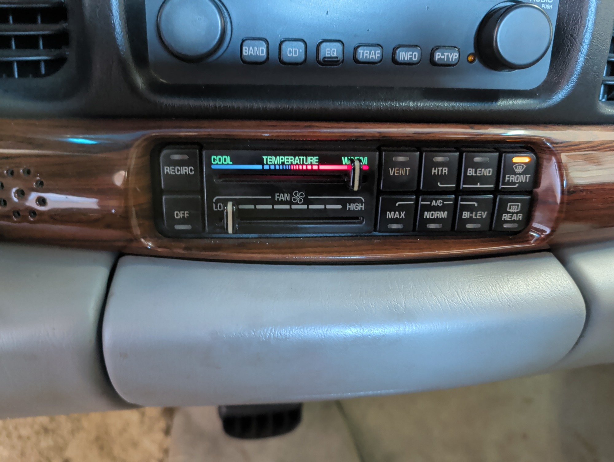 2005 buick lesabre custom with 143292 miles for sale near Elk River, Minnesota 106762_40_climate_control.jpg