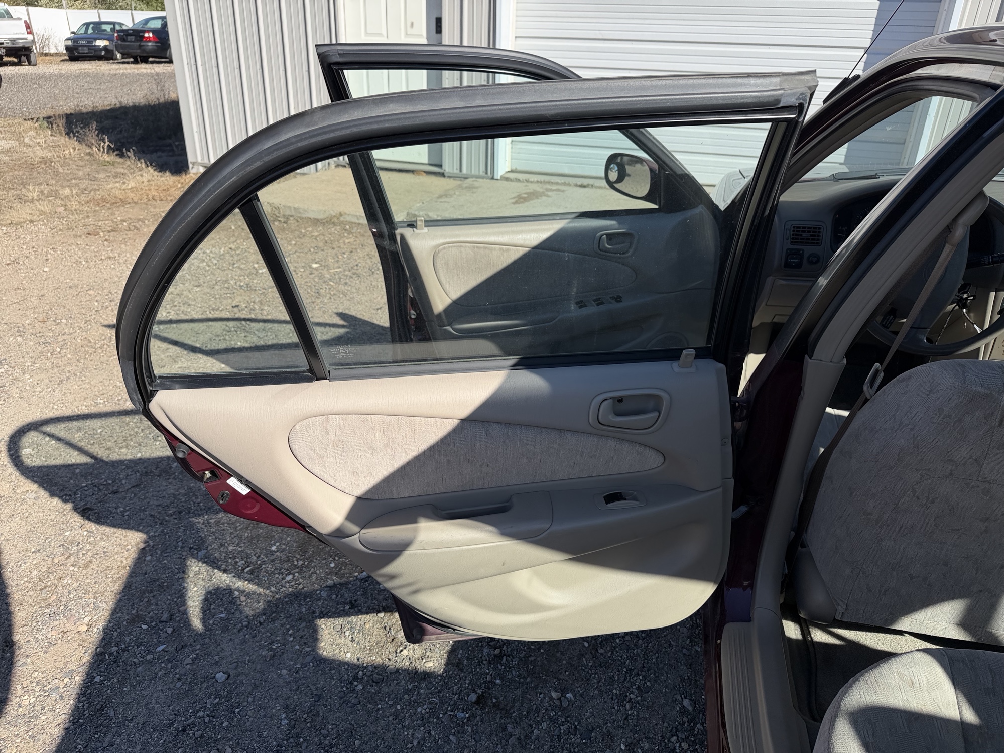 1998 toyota corolla ve with 71453 miles for sale near Elk River, Minnesota 106763_25_drv_rear_door_panel.jpg