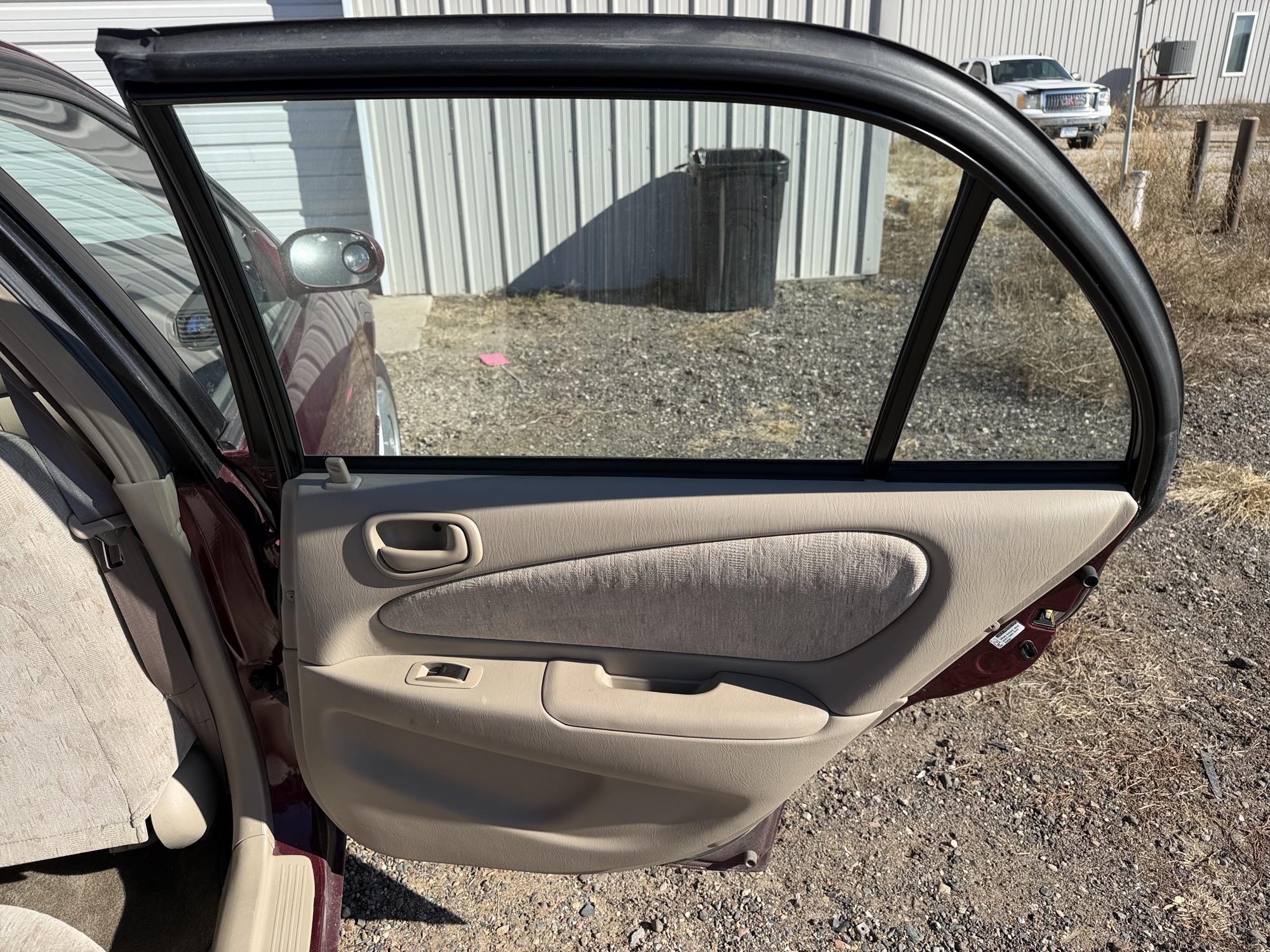 1998 toyota corolla ve with 71453 miles for sale near Elk River, Minnesota 106763_30_pass_rear_door_panel.jpg