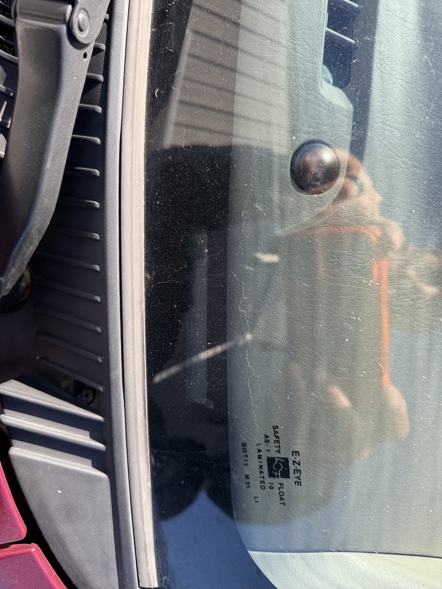 1998 toyota corolla ve with 71453 miles for sale near Elk River, Minnesota 106763_48_windshield_vin_plate.jpg