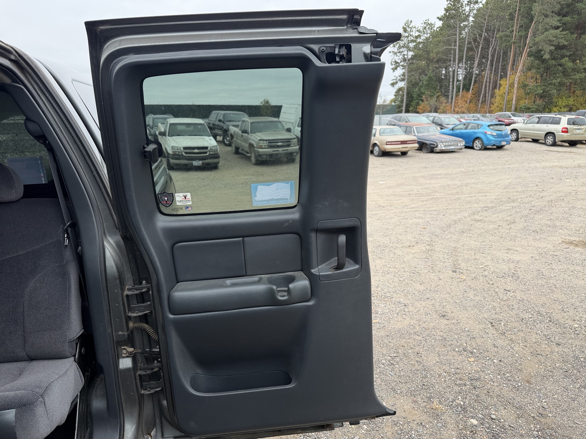 2002 gmc sierra-1500 sl-ext.-cab-short-bed-4wd with 83587 miles for sale near Elk River, Minnesota 106764_25_drv_rear_door_panel.jpg