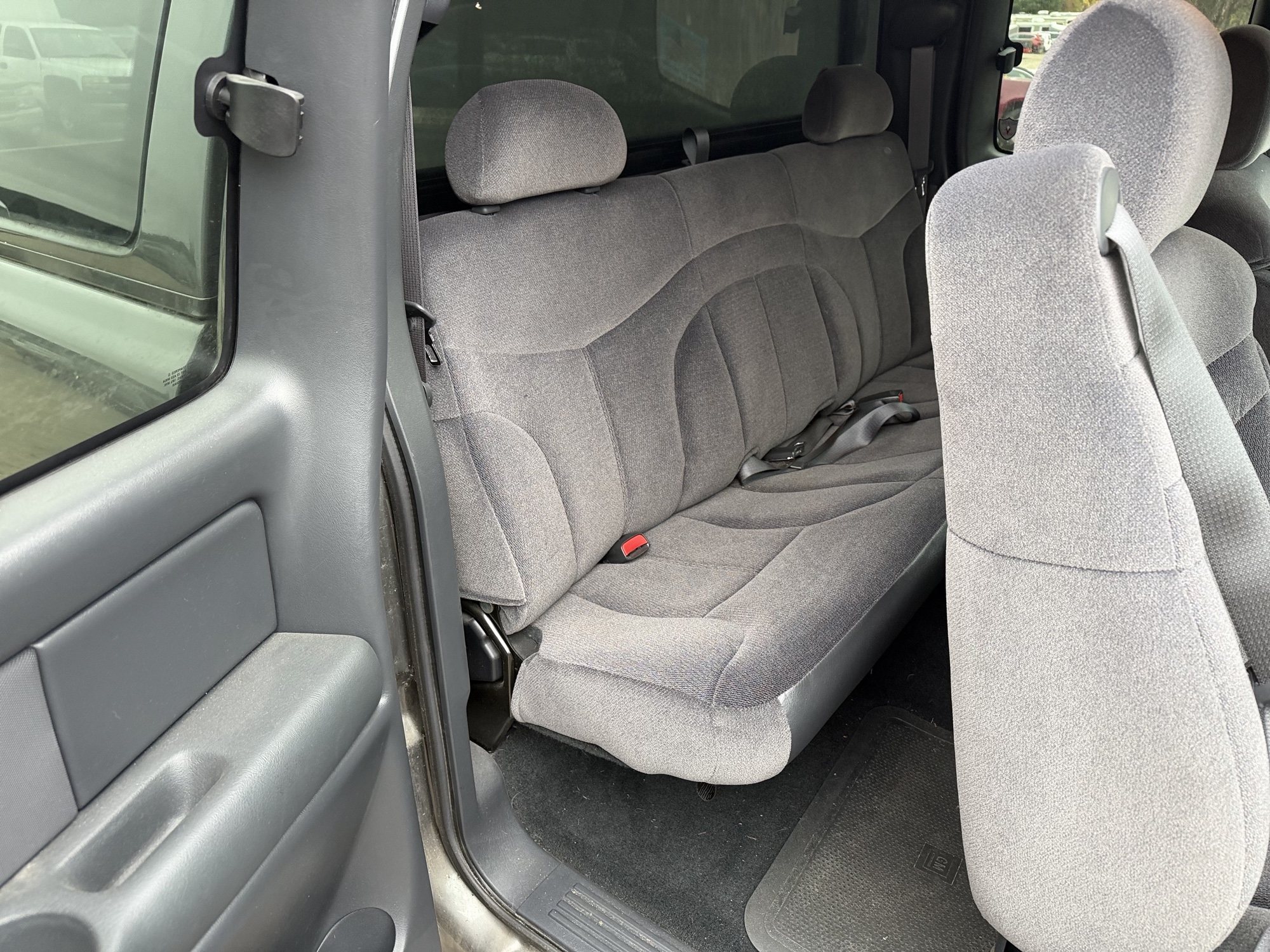 2002 gmc sierra-1500 sl-ext.-cab-short-bed-4wd with 83587 miles for sale near Elk River, Minnesota 106764_28_pass_rear_seat.jpg