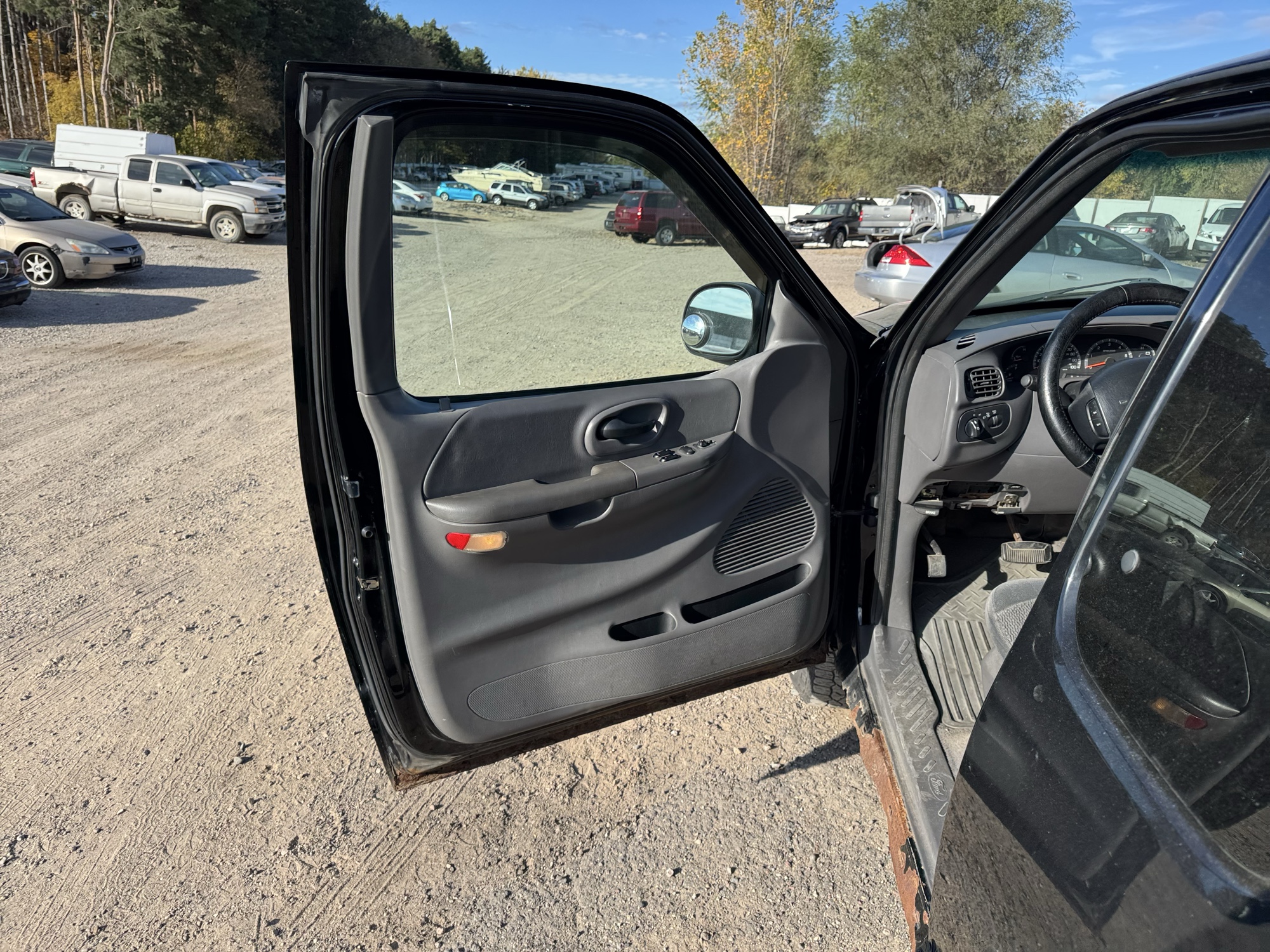 1999 ford f-150 ws-supercab-short-bed-4wd with 245575 miles for sale near Elk River, Minnesota 106765_23_driver_door_panel.jpg