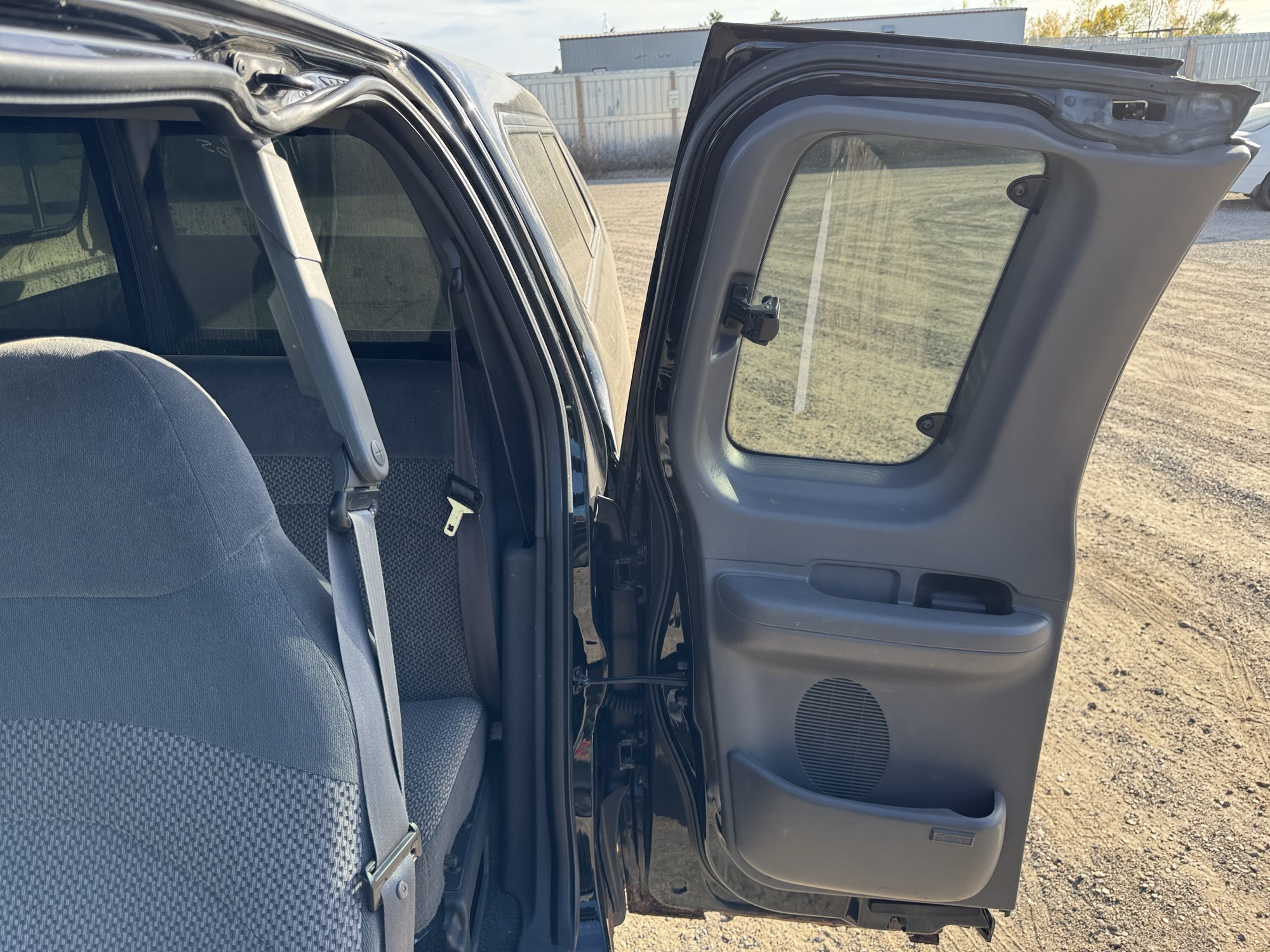 1999 ford f-150 ws-supercab-short-bed-4wd with 245575 miles for sale near Elk River, Minnesota 106765_25_drv_rear_door_panel.jpg