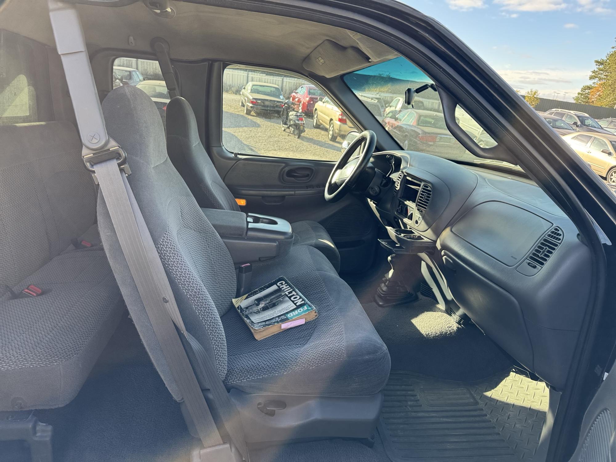 1999 ford f-150 ws-supercab-short-bed-4wd with 245575 miles for sale near Elk River, Minnesota 106765_31_passenger_seat.jpg