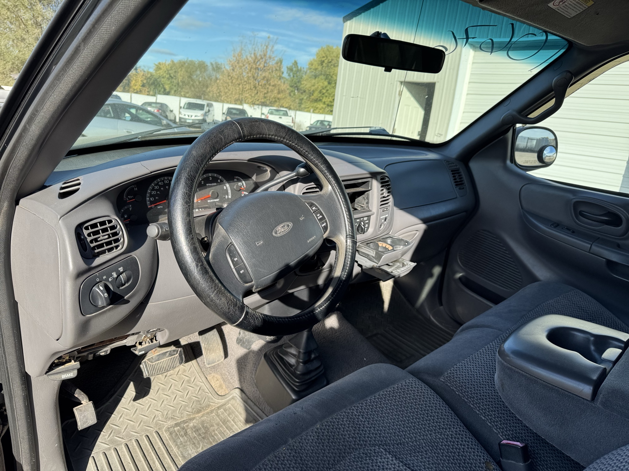 1999 ford f-150 ws-supercab-short-bed-4wd with 245575 miles for sale near Elk River, Minnesota 106765_33_dash_from_driver.jpg