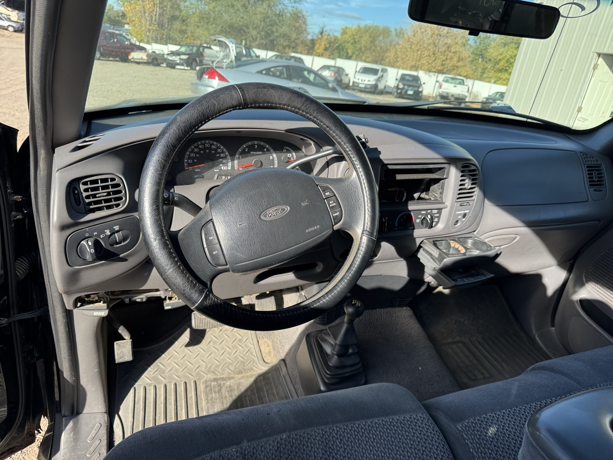 1999 ford f-150 ws-supercab-short-bed-4wd with 245575 miles for sale near Elk River, Minnesota 106765_36_steering_wheel.jpg