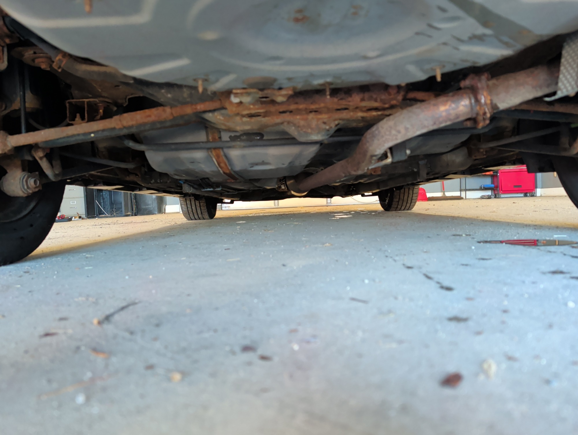 2008 toyota camry ce-5-spd-at with 164977 miles for sale near Elk River, Minnesota 106766_19_undercar_rear.jpg